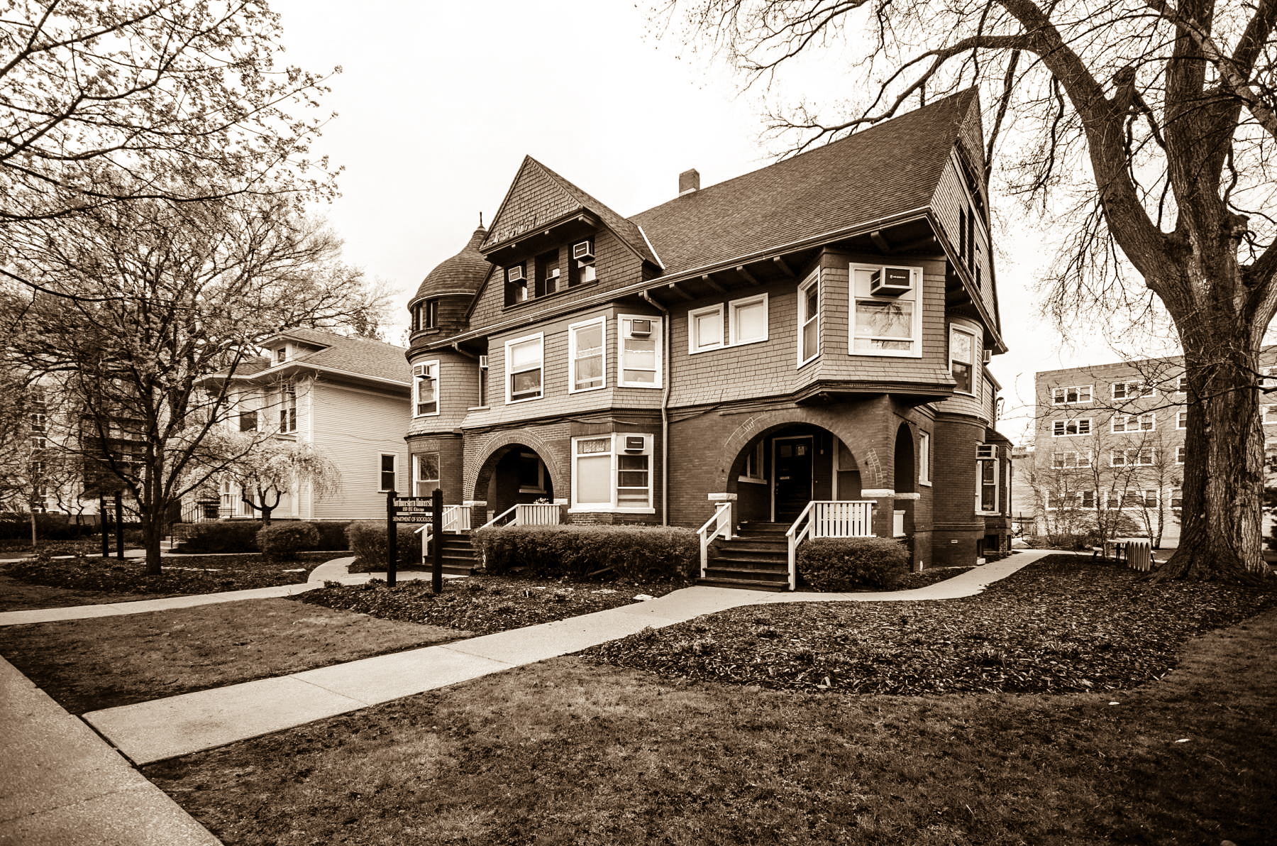 Readings – Hidden in Plain Sight: Evanston’s Double Houses